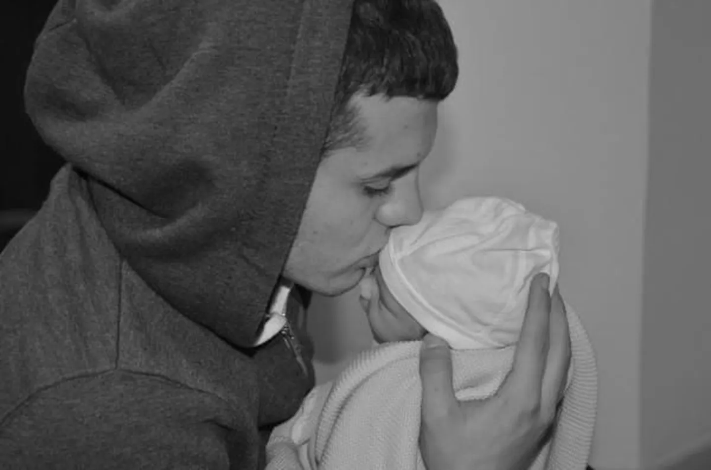 Jack Wilshere oma poja Archiega.