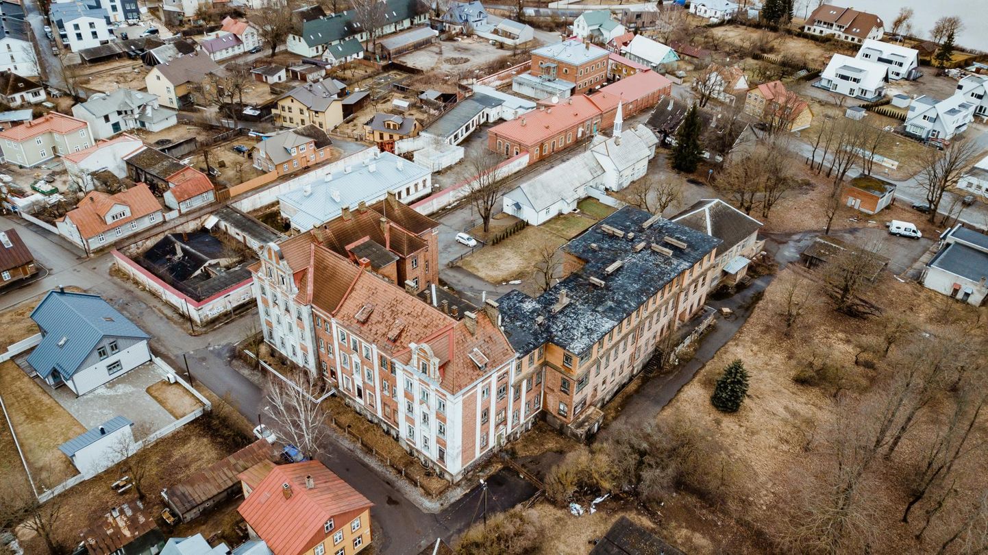 20 aastat hiljem võib vaid fantaseerida, milline näinuks Pärnu vana haigla piirkond välja, kui seal oleks leidnud koha vanglate keskhaigla.