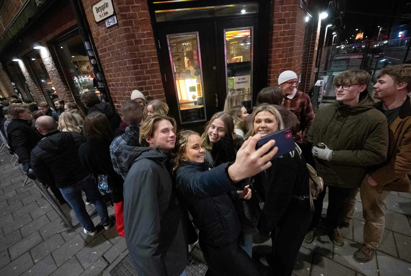 Saba kolmapäeval Rootsis Malmös ööklubi KB ukse taga.