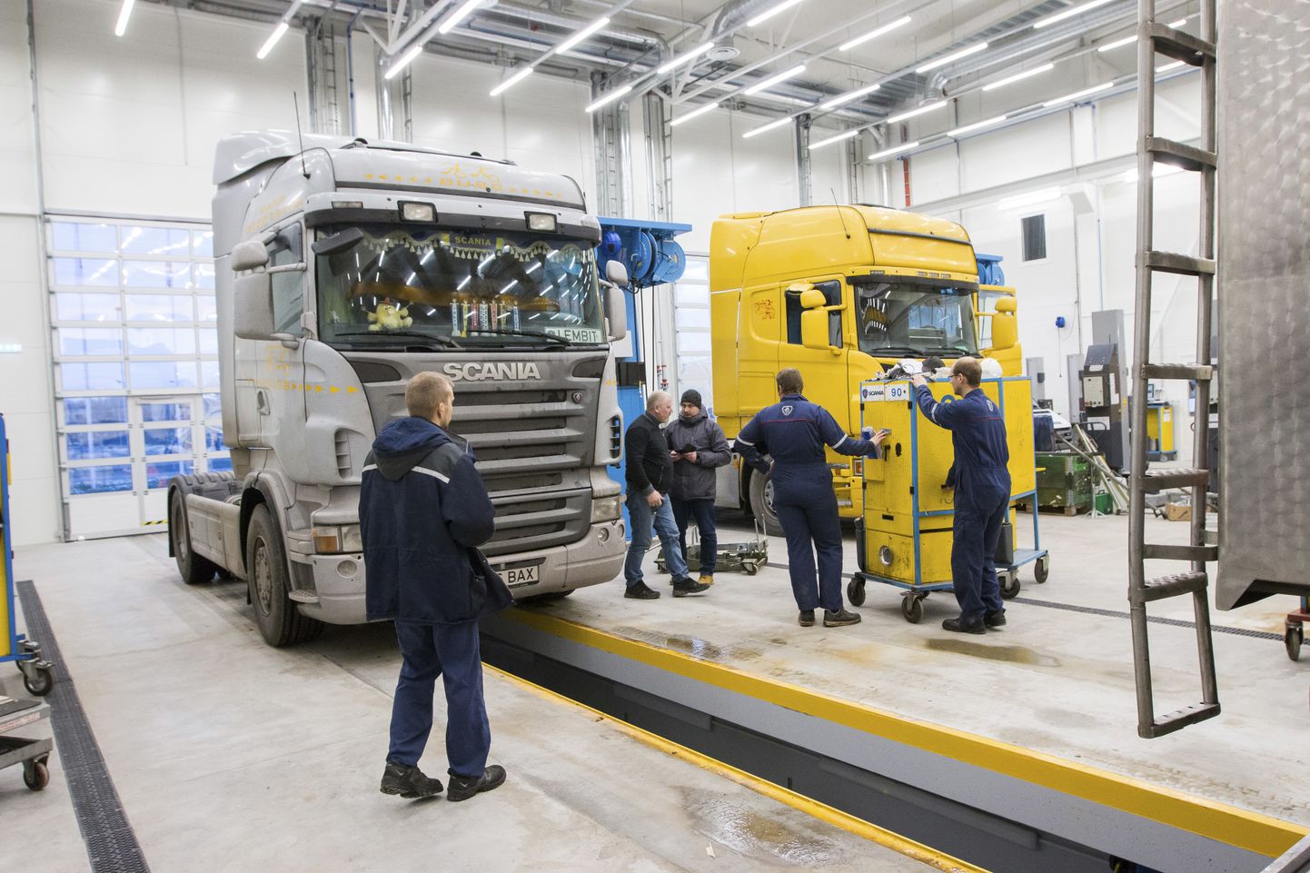 Scania moodsaimasse teeninduskeskusesse Rakveres võib korraga remonti või hooldusesse võtta kuni tosin masinat.