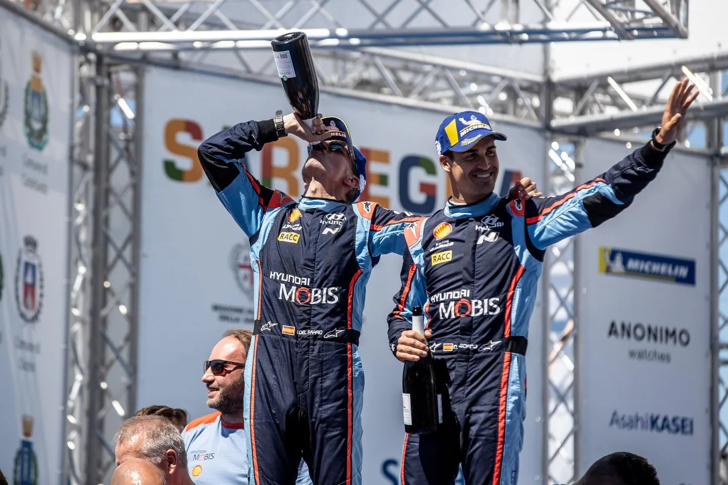 Dani Sordo (paremal) ja Carlos del Barrio, Sardiinia ralli võitjad 2019. aastal.