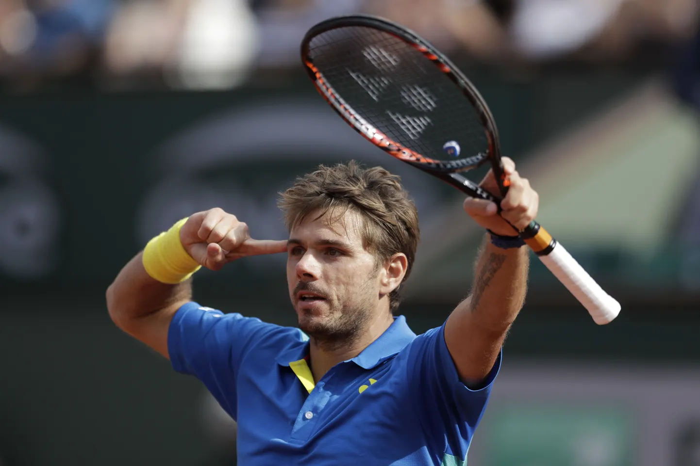 Stan Wawrinka vajas Prantsusmaal veerandfinaali jõudmiseks küll vaid kolme setivõitu, kuid need ei tulnud mitte üldse lihtsalt.
