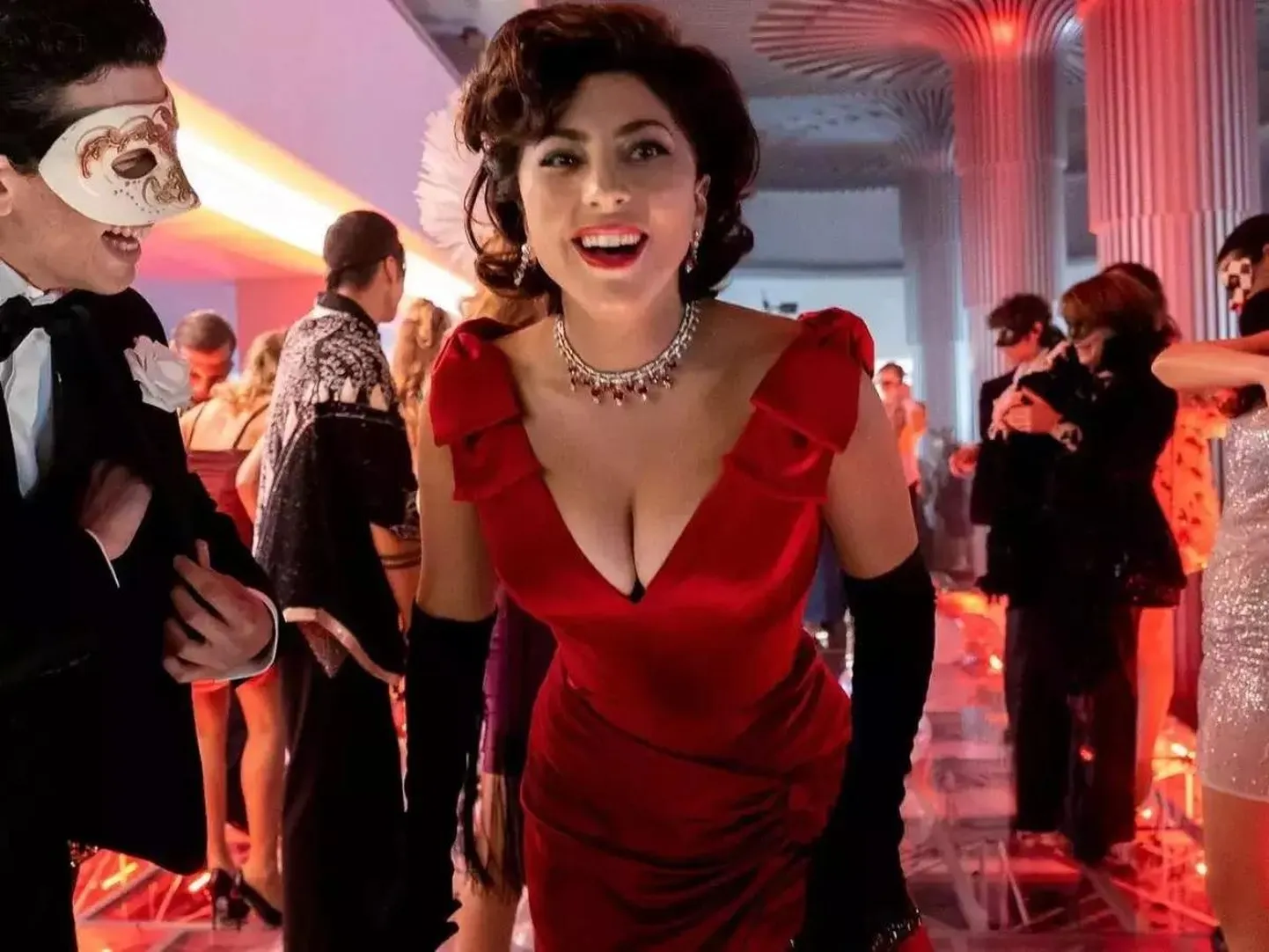 Lady Gaga Patrizia Reggiani rollis filmis «Gucci tragöödia».