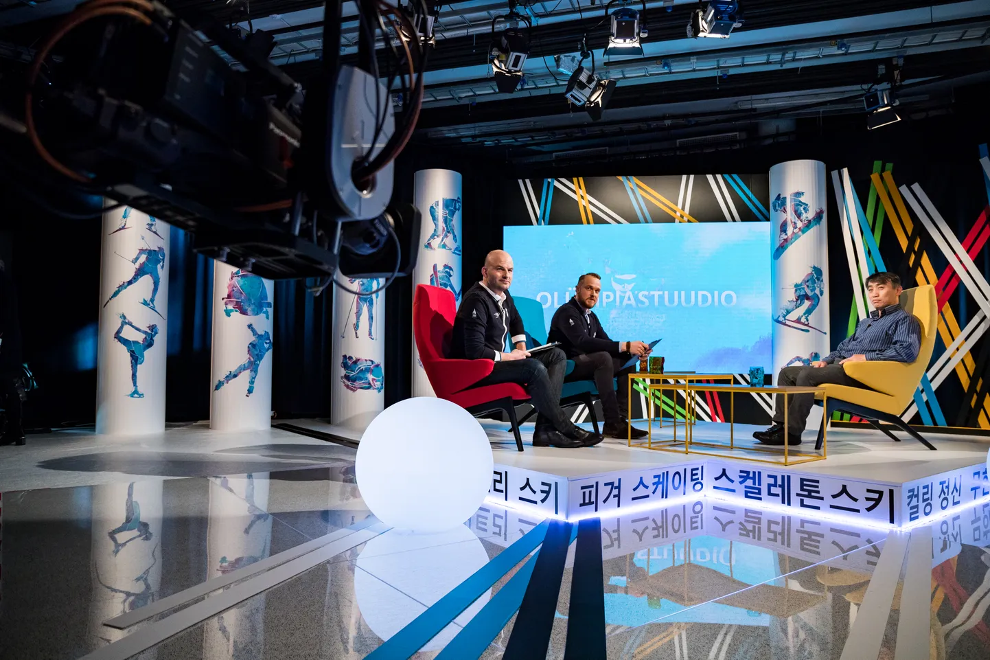 Rasmus Kaggel ja Madis Kimmelil oli esimeses saates külas 20 aastat Eestis elanud ja eesti keelt hästi valdav Lõuna-Korea päritolu Joeng Gon Kim.