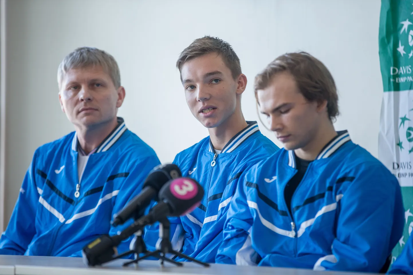 Kenneth Raisma (keskel) ja Mattias Siimar (paremal).