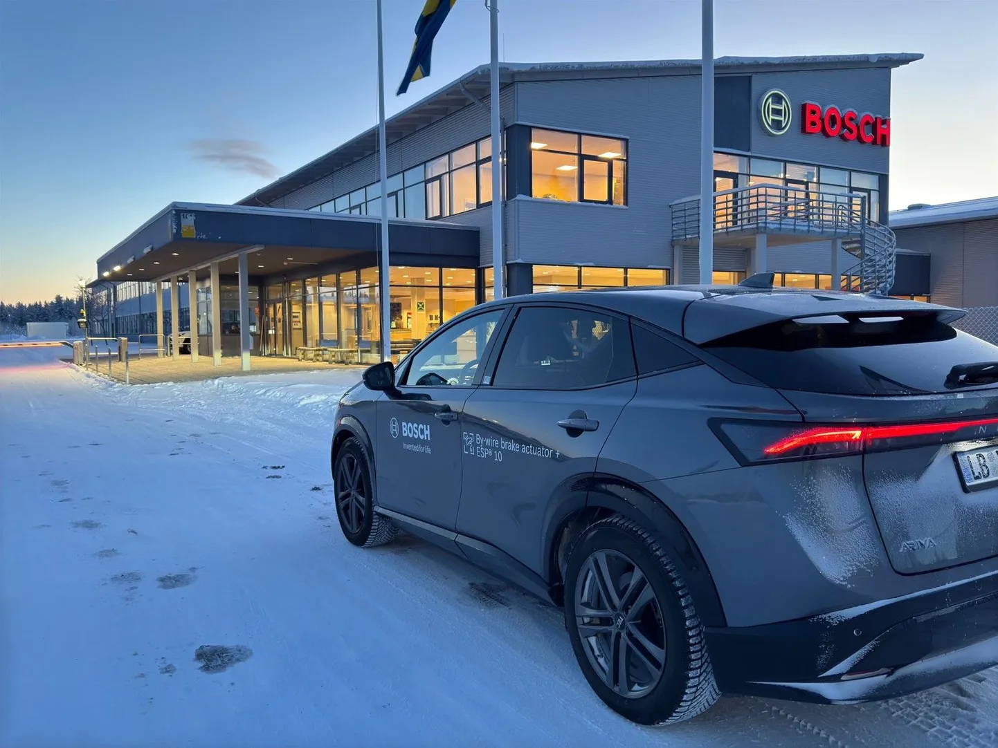 Uut pidurisüsteemi katsetati Nissan Ariyaga Arktikas.
