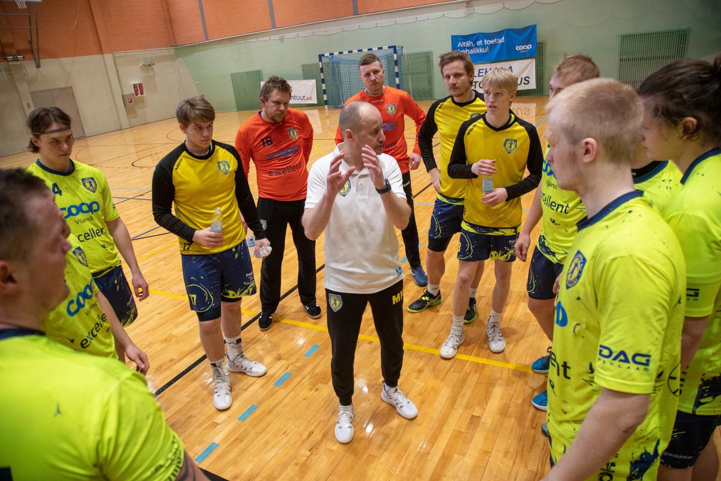 Viljandi HC kohtub täna õhtul Viljandi spordihoones selle hooaja sagedase vastase Mistraga, seekord Eesti meistrivõistluste poolfinaalis.
