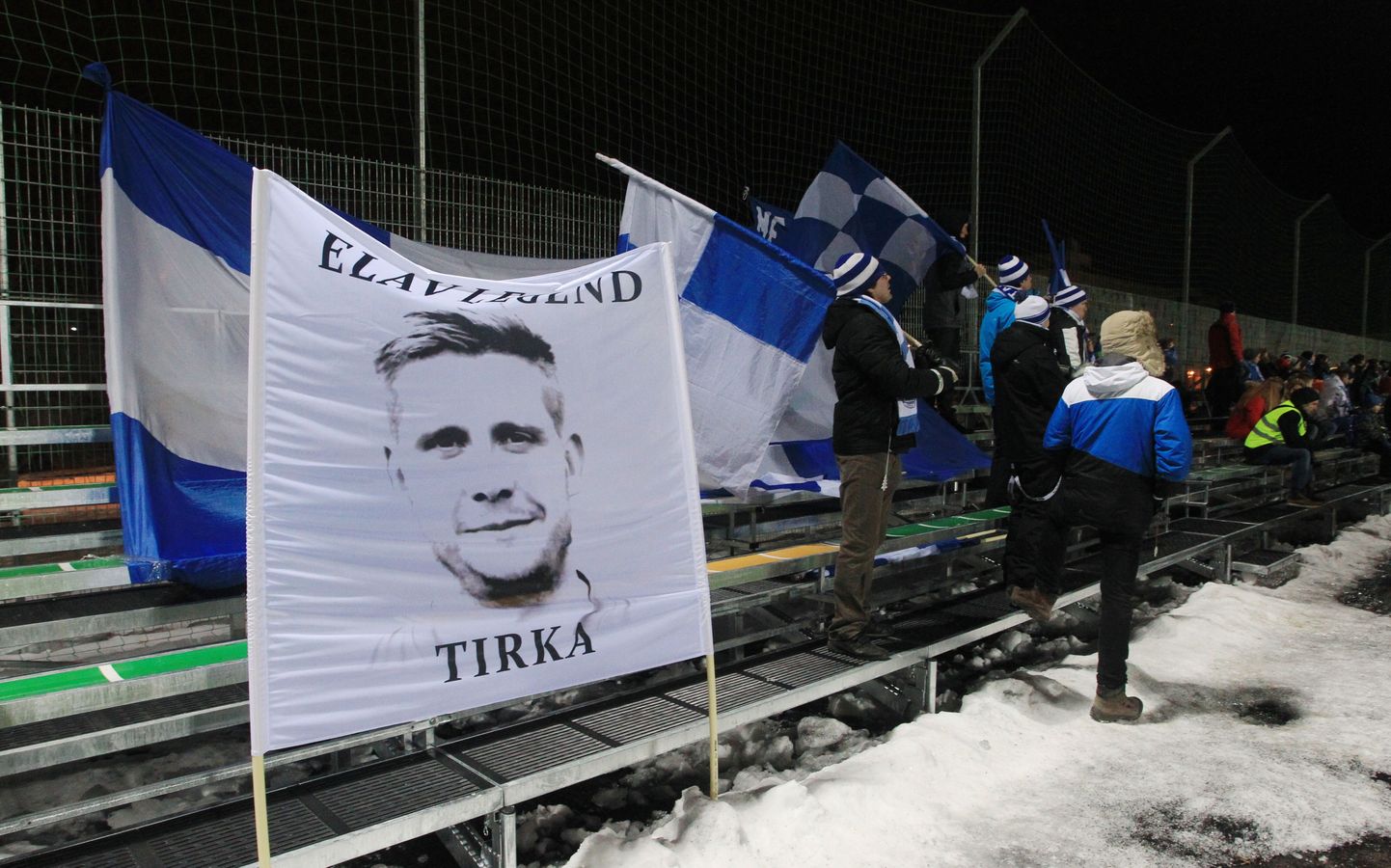 Tammeka fännid on Kristjan Tiirikust uhke plagu meisterdanud, mis iga kodumängu eel tribüünile üles pannakse. Senises üheksas mängus on klubi legend skoorinud kolmel korral.