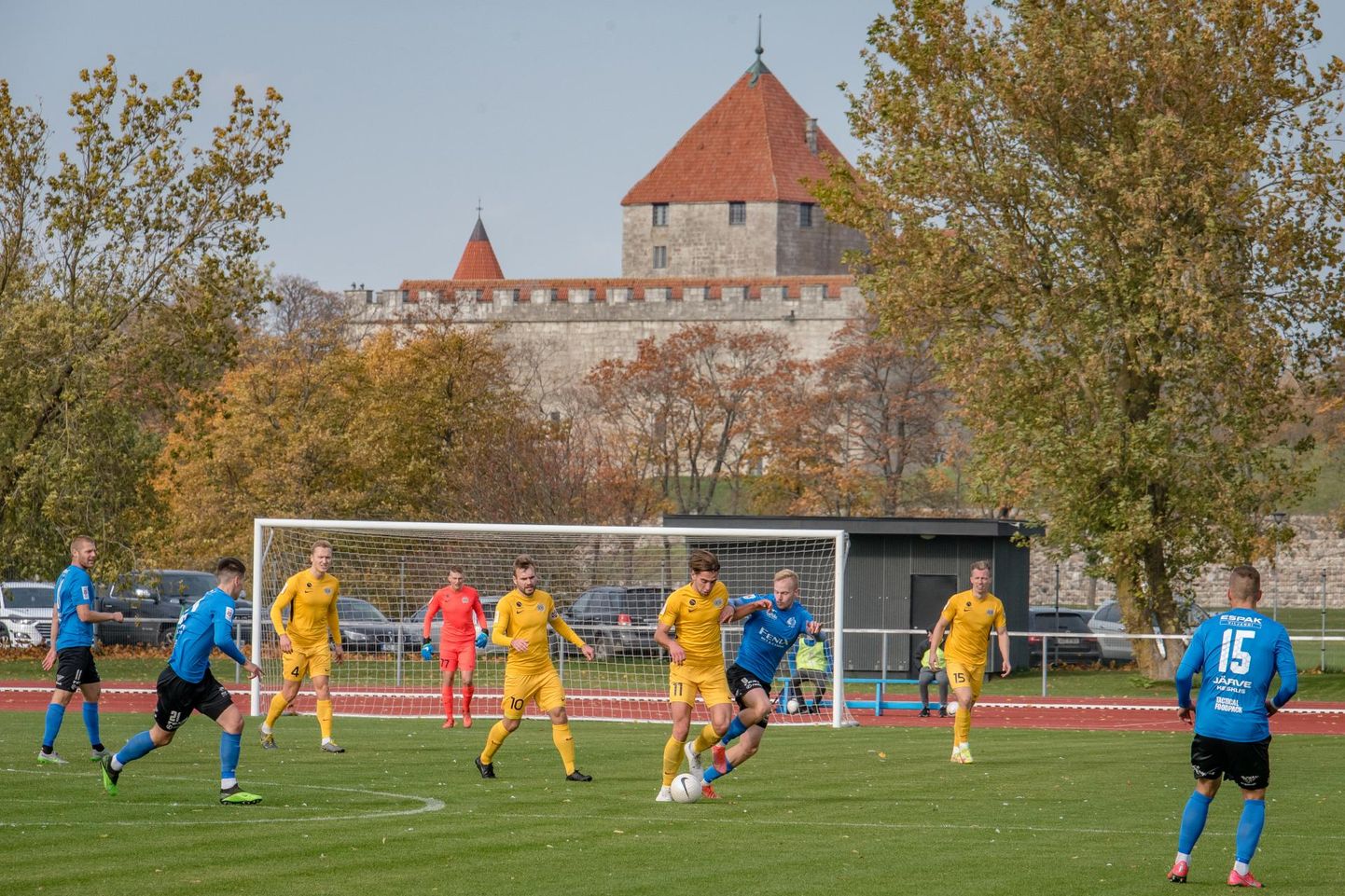 Premium-liiga võrdsete heitluse Saaremaal Kuressaare linnastaadionil suutsid võõrustajad 1:0 enda kasuks pöörata.