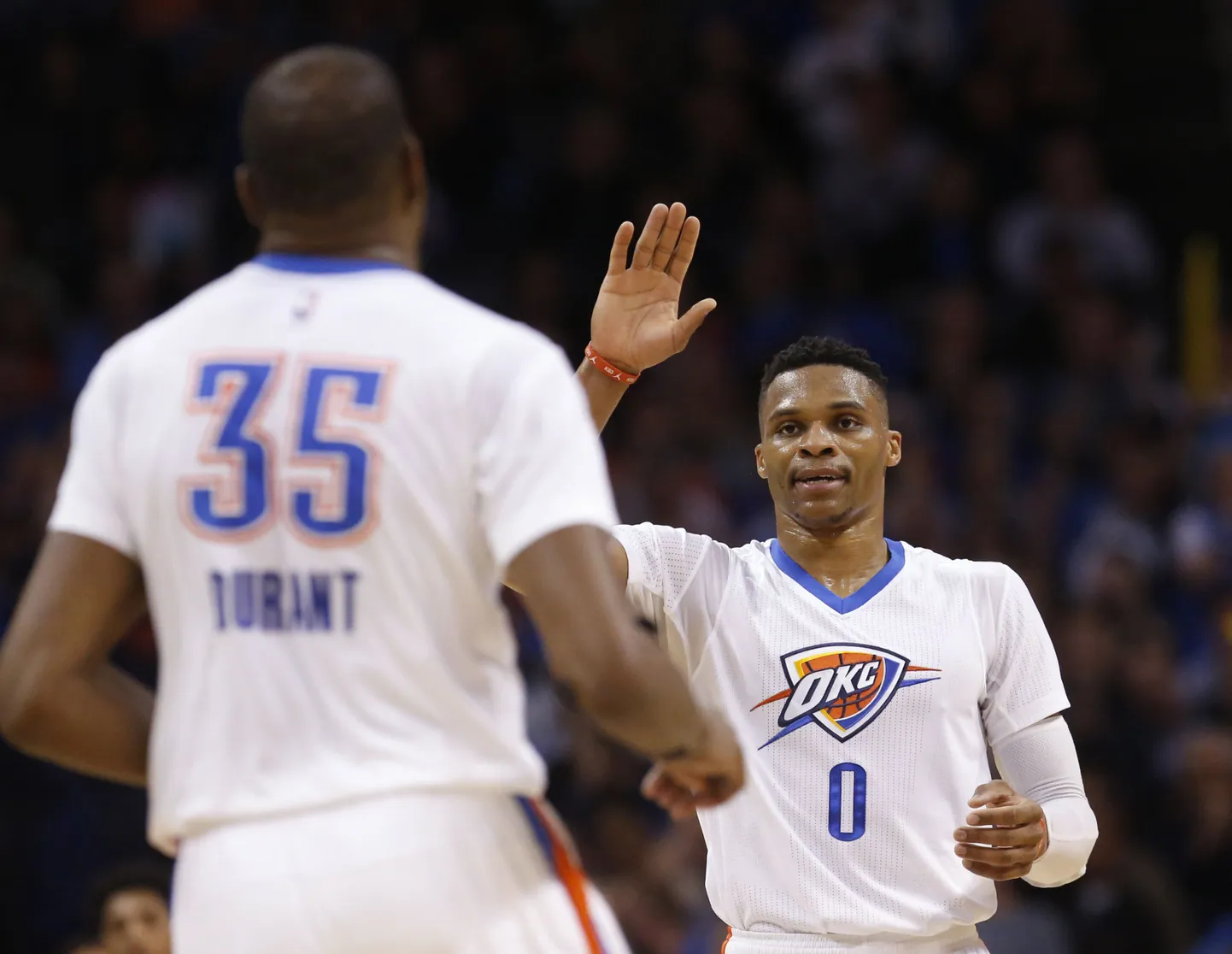 Russell Westbrook (0)ja Kevin Durant (35).