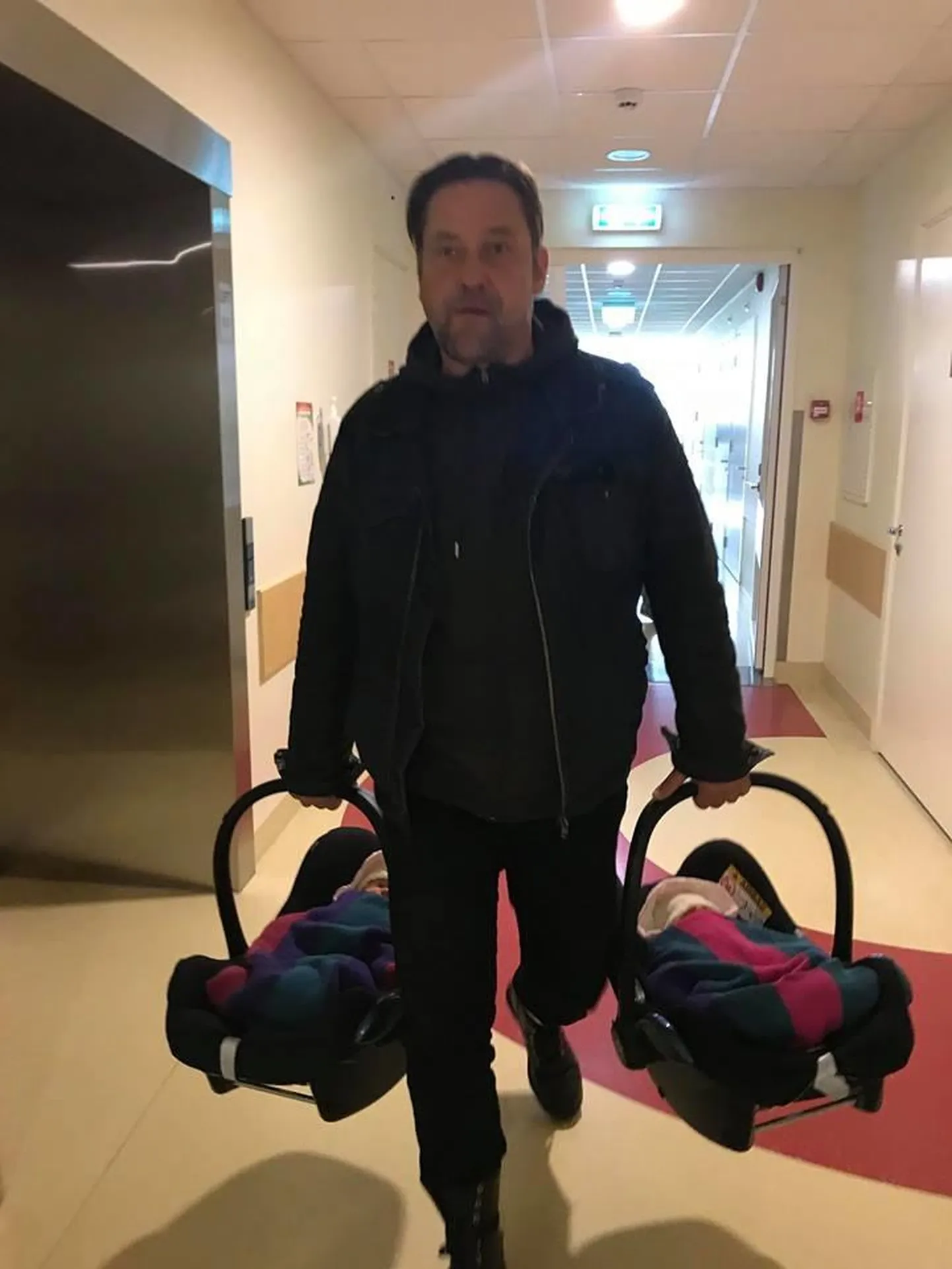 Üllar Saaremäe perekonda sündisid kuu aega tagasi kaksikud tütred.