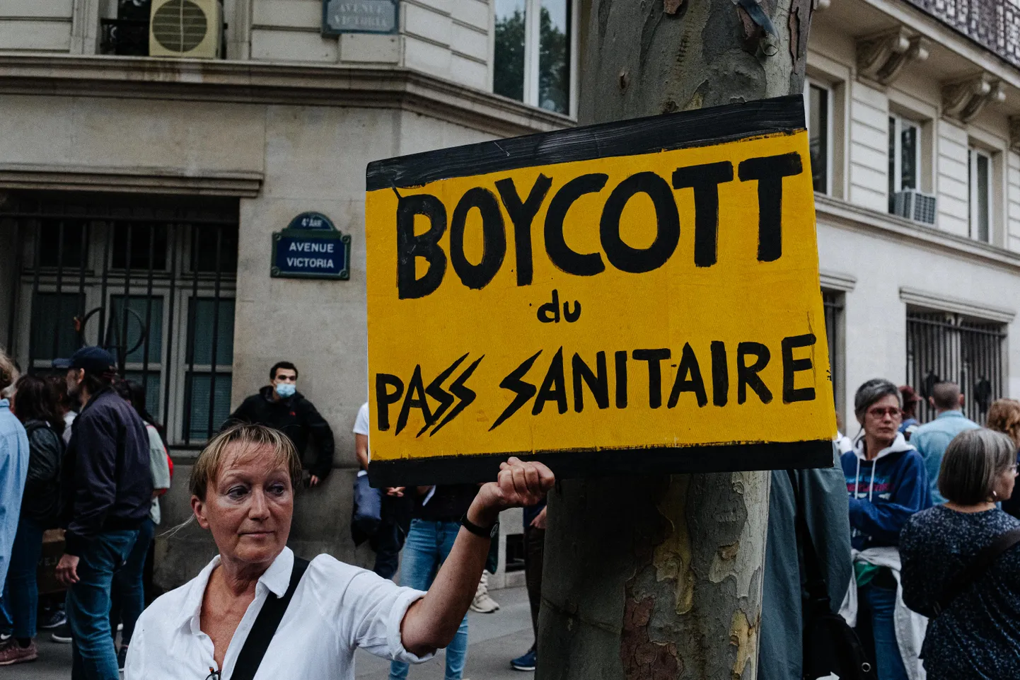 Koroonapasside vastane meeleavaldus Prantsusmaal.