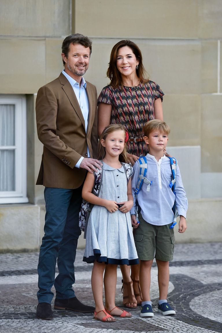 Taani kroonprints Frederik ja kroonprintsess Mary ning nende kaksikutest lapsed, printsess Josephine ja prints Vincent