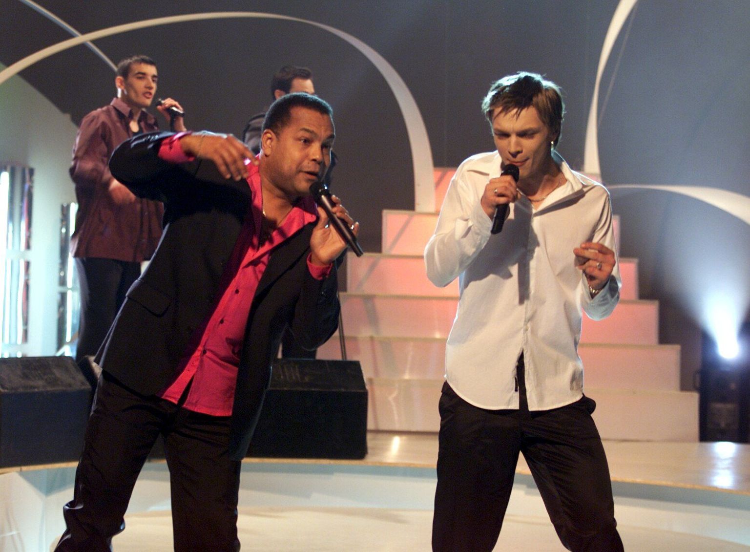 Dave Benton ja Tanel Padar 2001. aasta Eesti eurovisiooni eelvoorus.