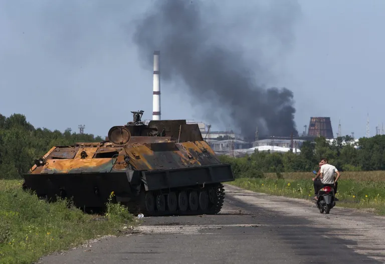 Последствия боев в Лисичанске. Луганская область, 26 июля 2014 года.