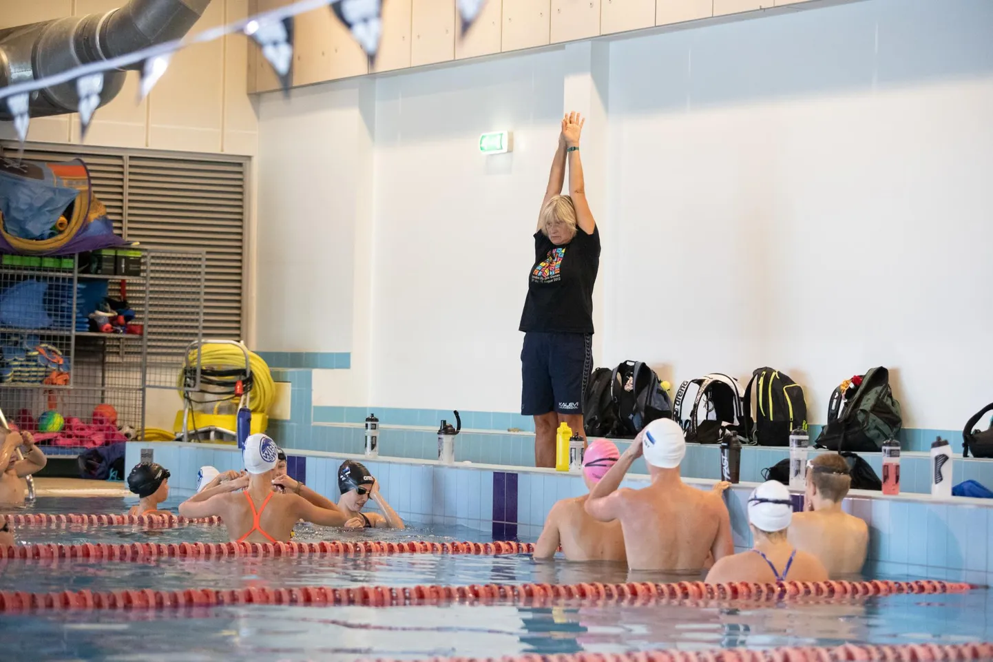 Aqva ujulas on kohalikele noorsportlastele käinud kogemusi jagamas mitu huvitavat külalistreenerit. Kui seekord oli külaliseks Kaire Indrikson (pildil), siis möödunud suvel õpetas virulasi näiteks Jason O&#39;Brien USA-st.