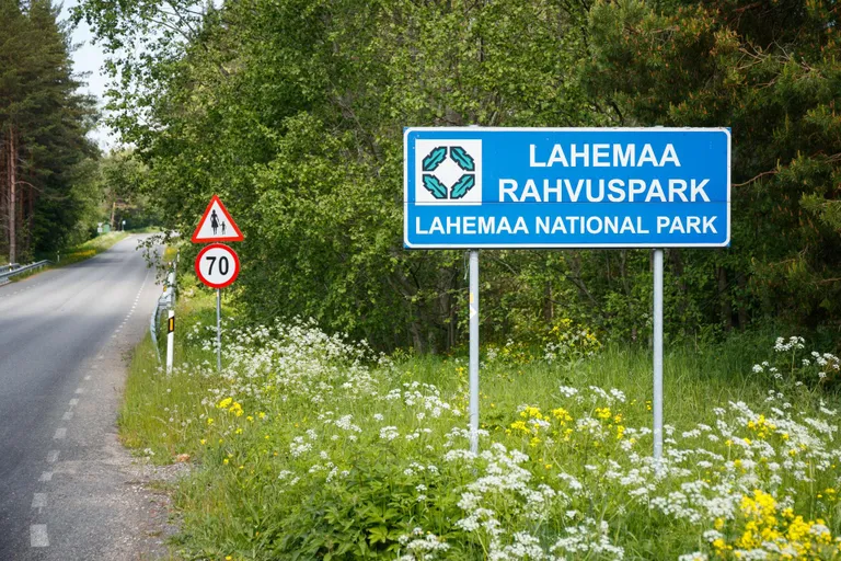 Lahemaa rahvuspargi algust kuulutav silt.