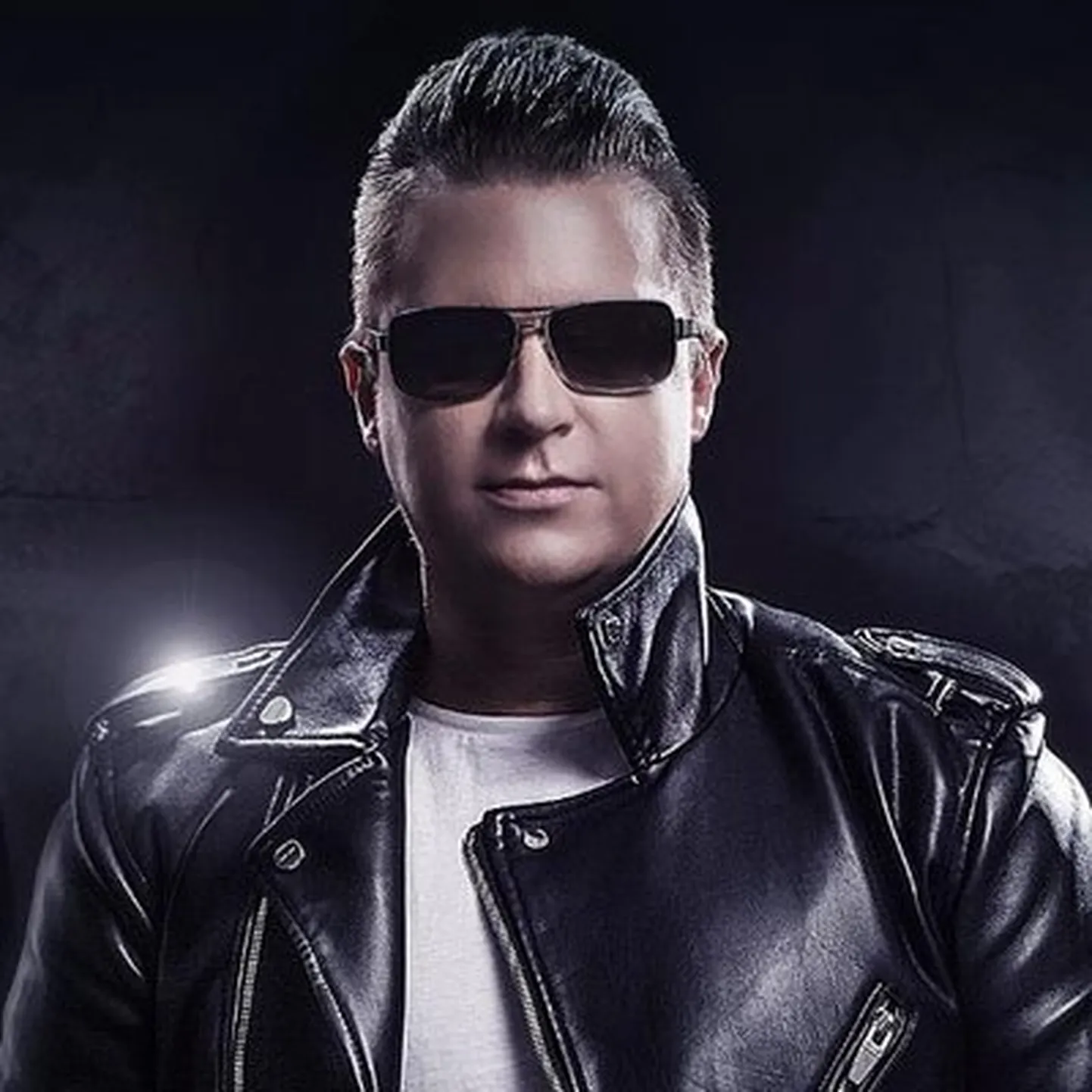 DJ Adam Sky, kodanikunimega Adam Neat