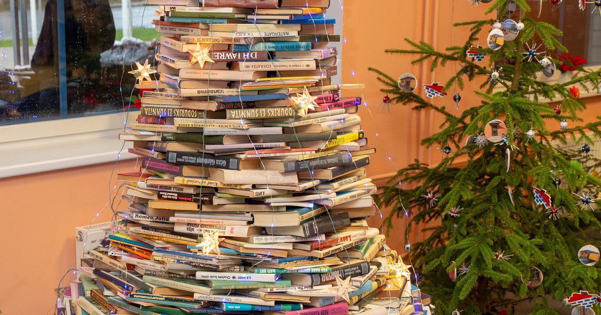 Jõulukuusk võib valmida vanadest raamatutest või pöörelda lae all