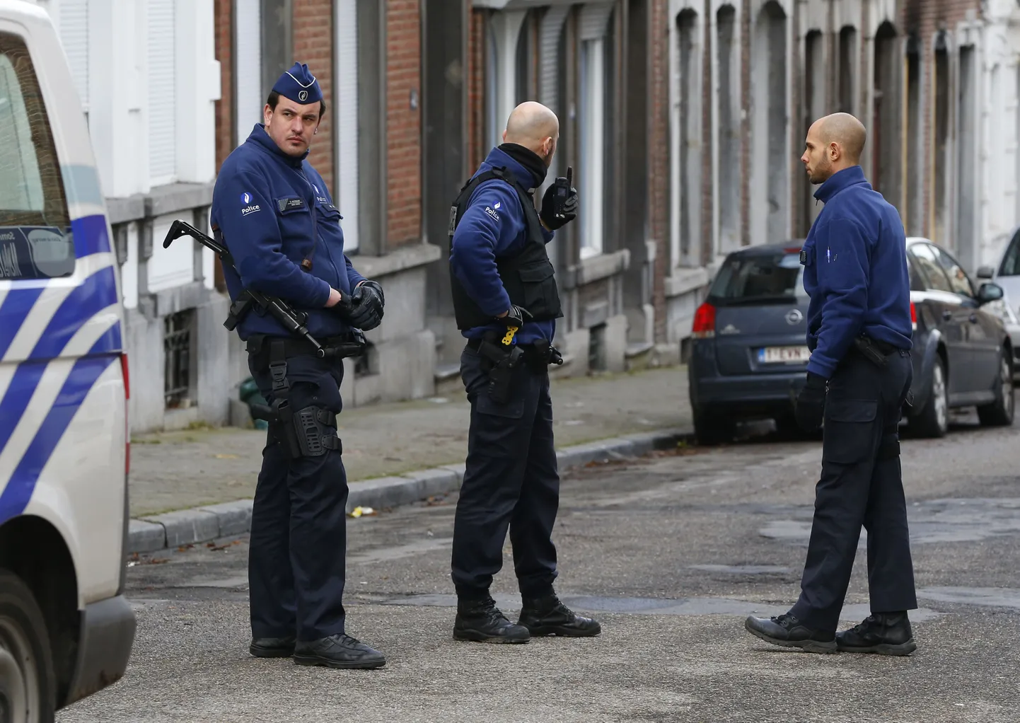 Politseinikud 16. jaanuaril 2015 Verviers'is. ELi terroritõrjejuht kutsus ühenduse piirivalveagentuuri Frontex suuremale valvsusele, öeldes, et pühasõdalased võivad saabuda põgenikena esinedes.