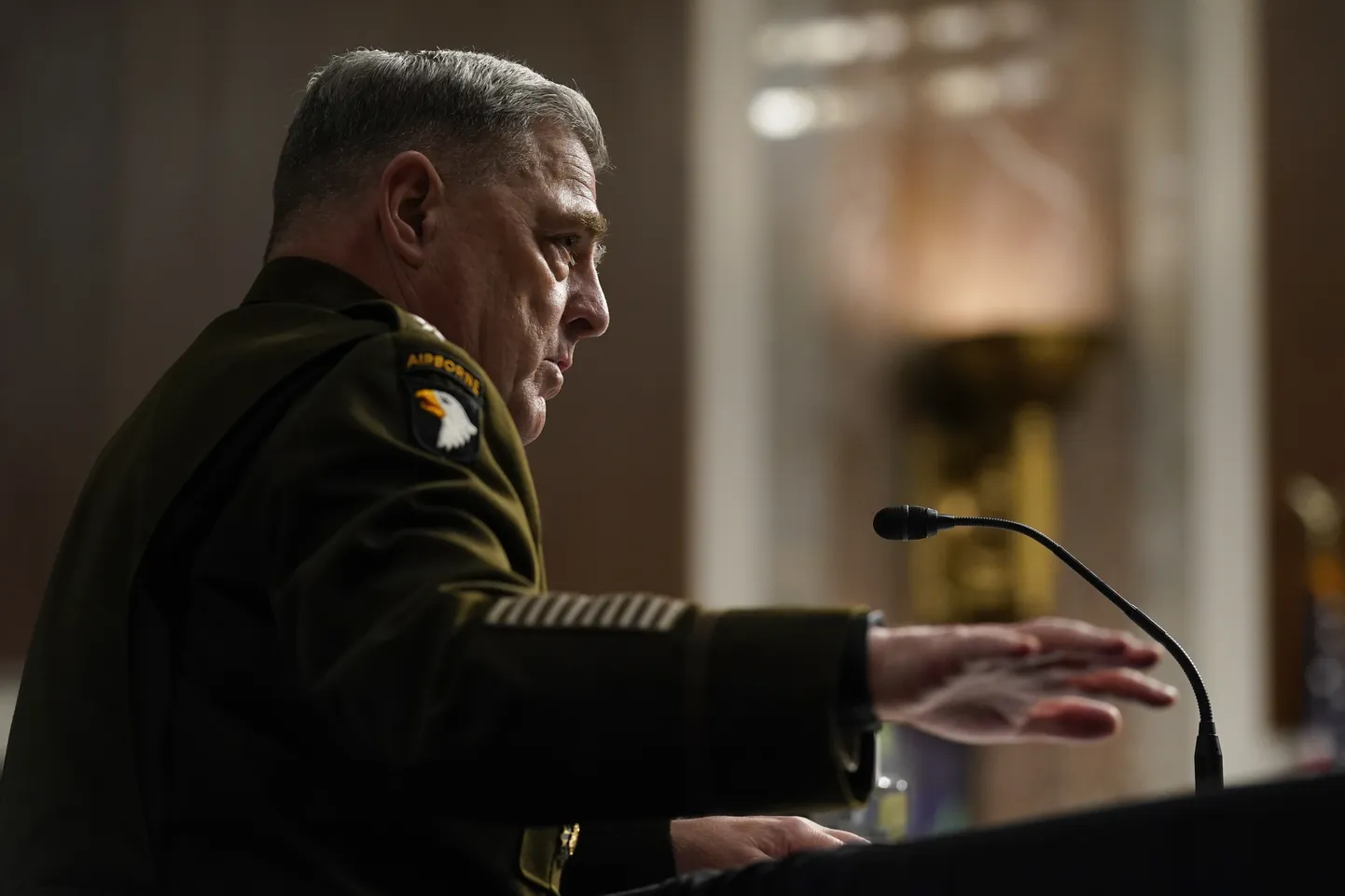 Kindral Mark Milley senati komitee ees.