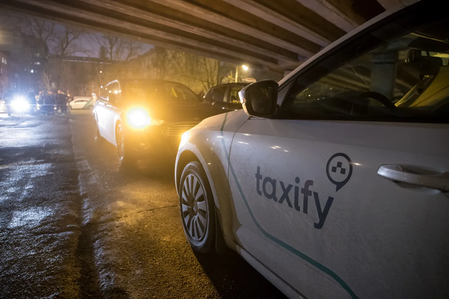 Taxify taksojuhtide vaikne meeleavaldus.