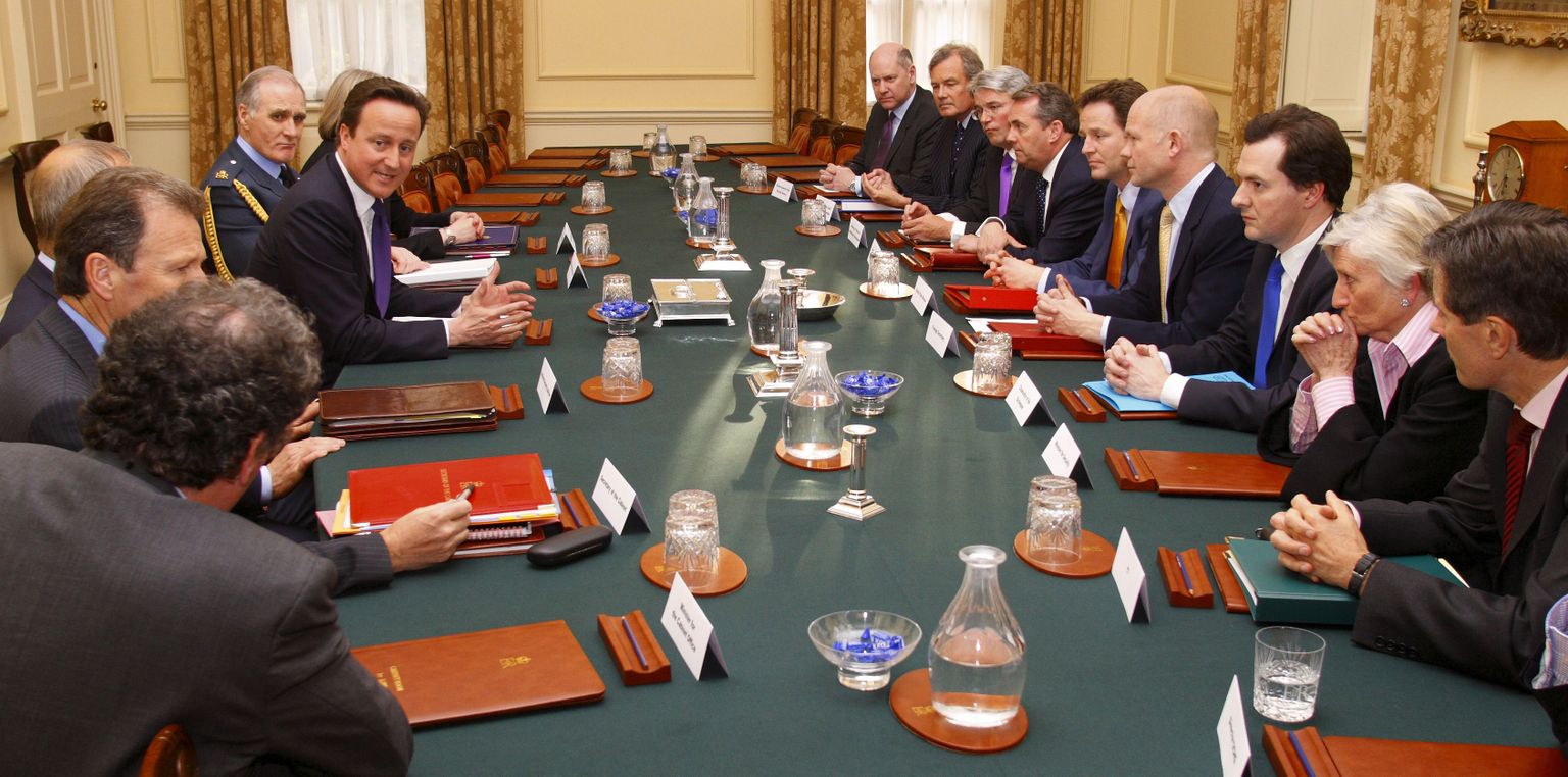 Peaminister David Cameron rahvusliku julgeoleku nõukogu kohtumisel valitsusjuhi residentsis.