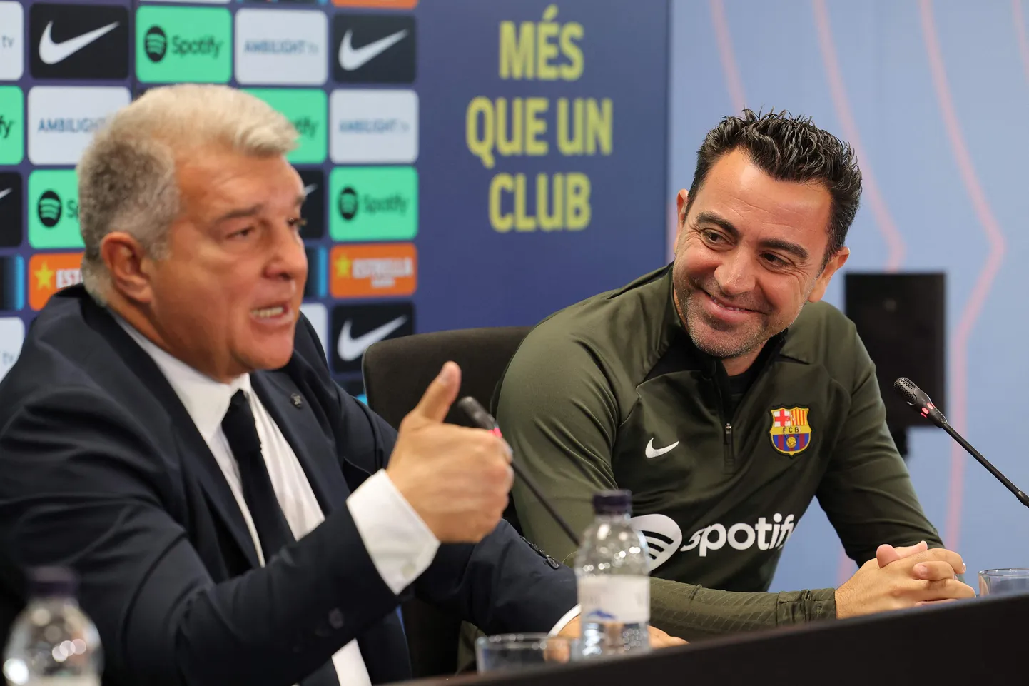 FC Barcelona president Joan Laporta (vasakul) ja klubi peatreener Xavi.