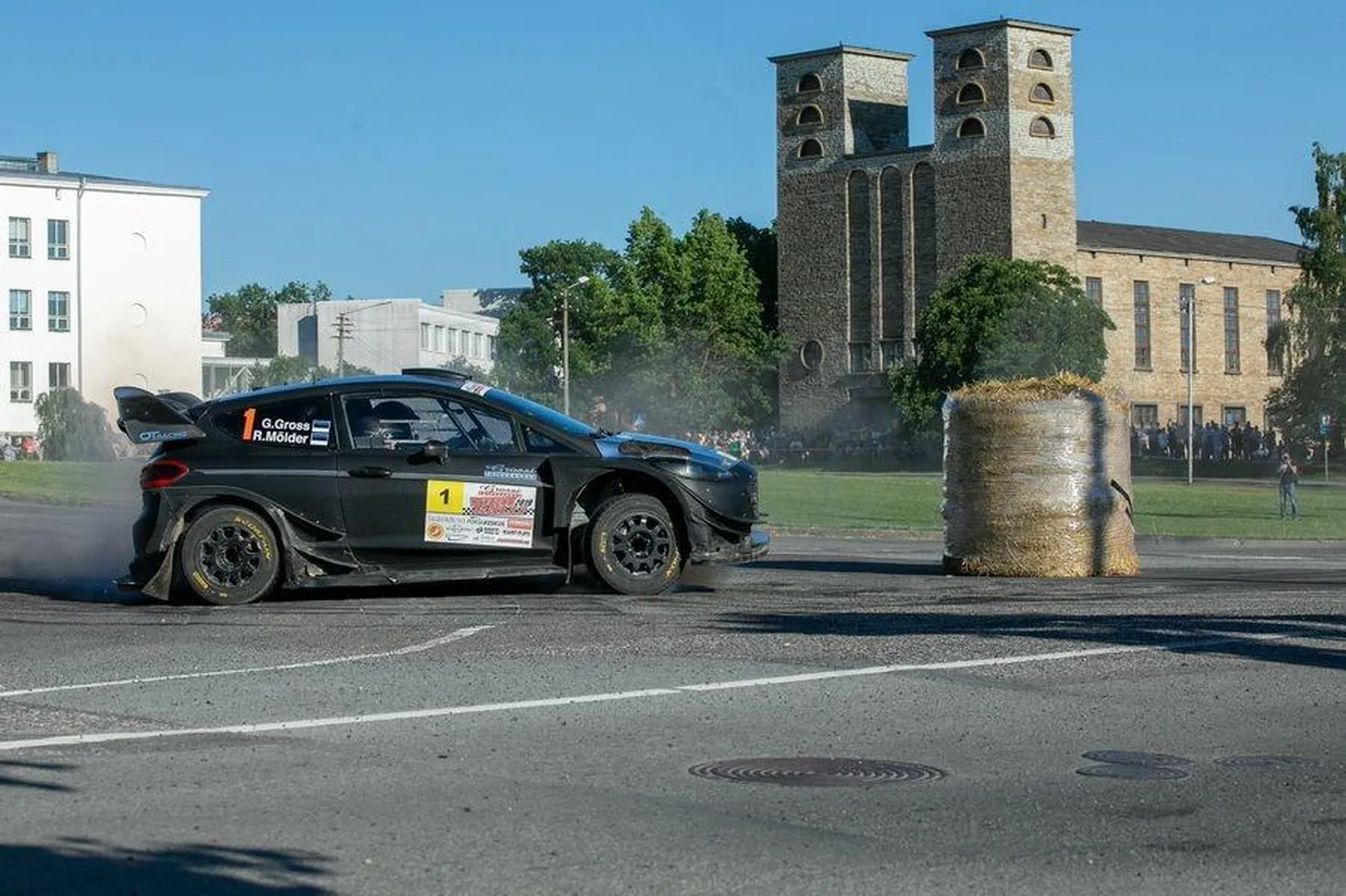 Kui autospordisõprade salasoov täitub, siis võib näha Viru rallil juuli alguses Lääne-Virumaal kihutamas ka kedagi maailma tippu kuuluvatest sõitjatest. Ralli mullust parimat meeskonda Georg Grossi ja Raigo Mõlderit ootab sel juhul samuti ees põnev aeg.