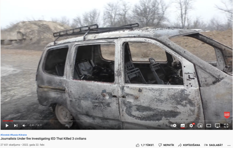 Ekrānšāviņš no video, kurā Doņeckas tautas republika rāda it kā ukraiņu sadedzinātu auto ar trīs nogalinātu cilvēku līķiem. Vairākas pazīmes liecina, ka redzamais ir safabricēts.