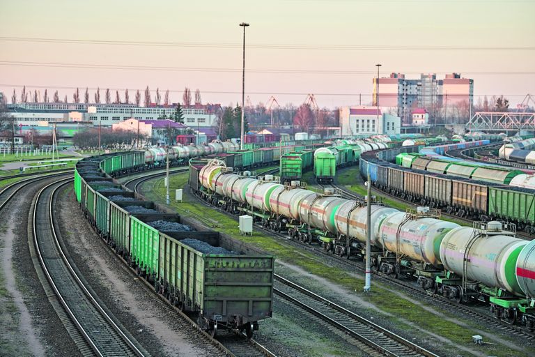 Сортировочные пути на подъезде к грузовым терминалам порта Калининград.