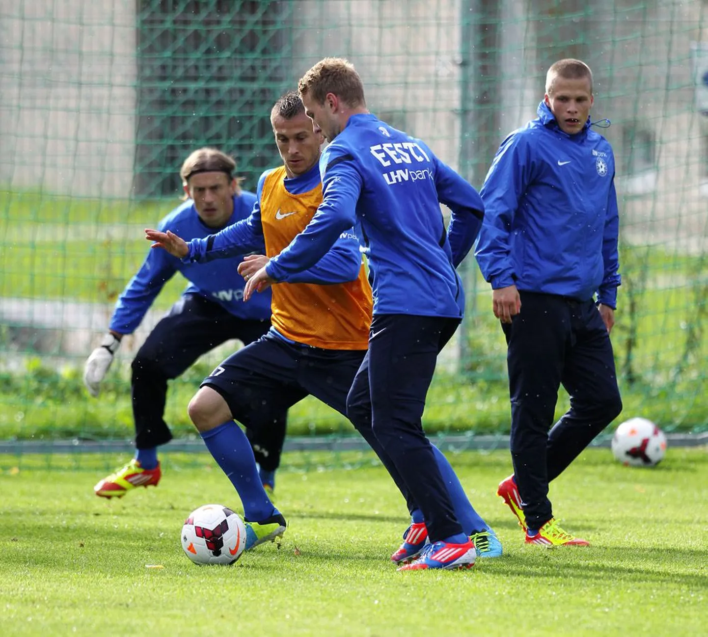 Тренировка сборной Эстонии перед матчем с Голландией.