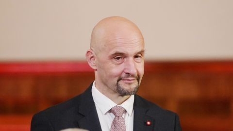 Sārts:  Rietumi nostiprinājuši priekšstatu par sevi kā pusi, kas vienmēr atrodas aizsardzībā