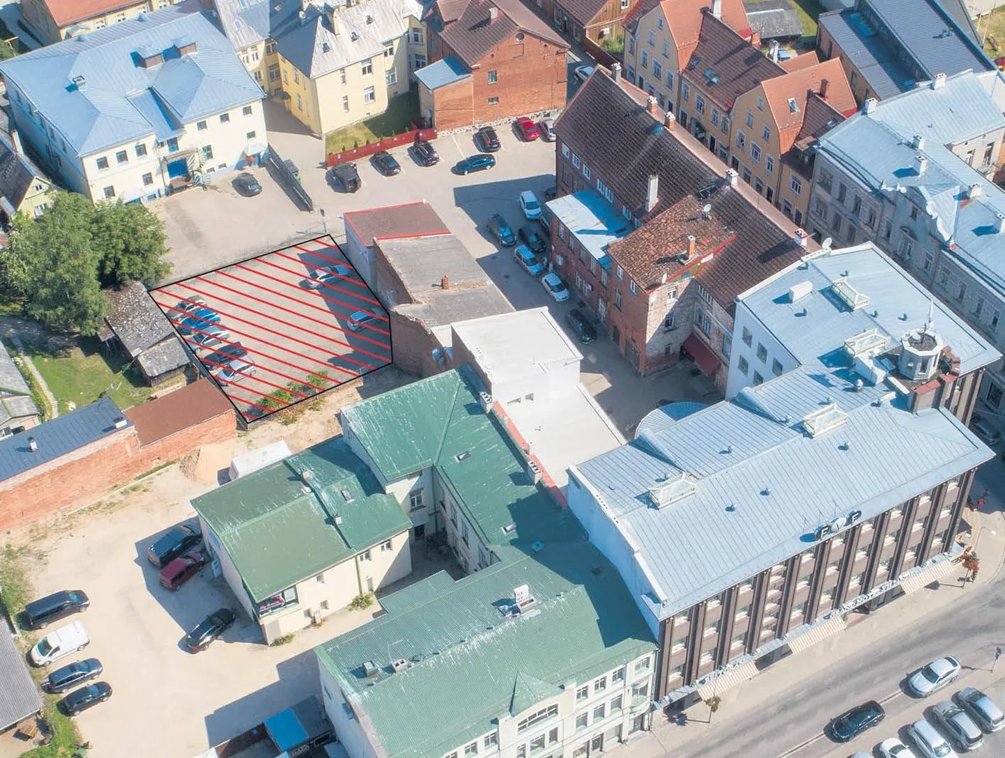 Grand Hotel Viljandi kavandab majataguse parkla kohale juurdeehitist, kus saaks hakata veemõnusid nautima.