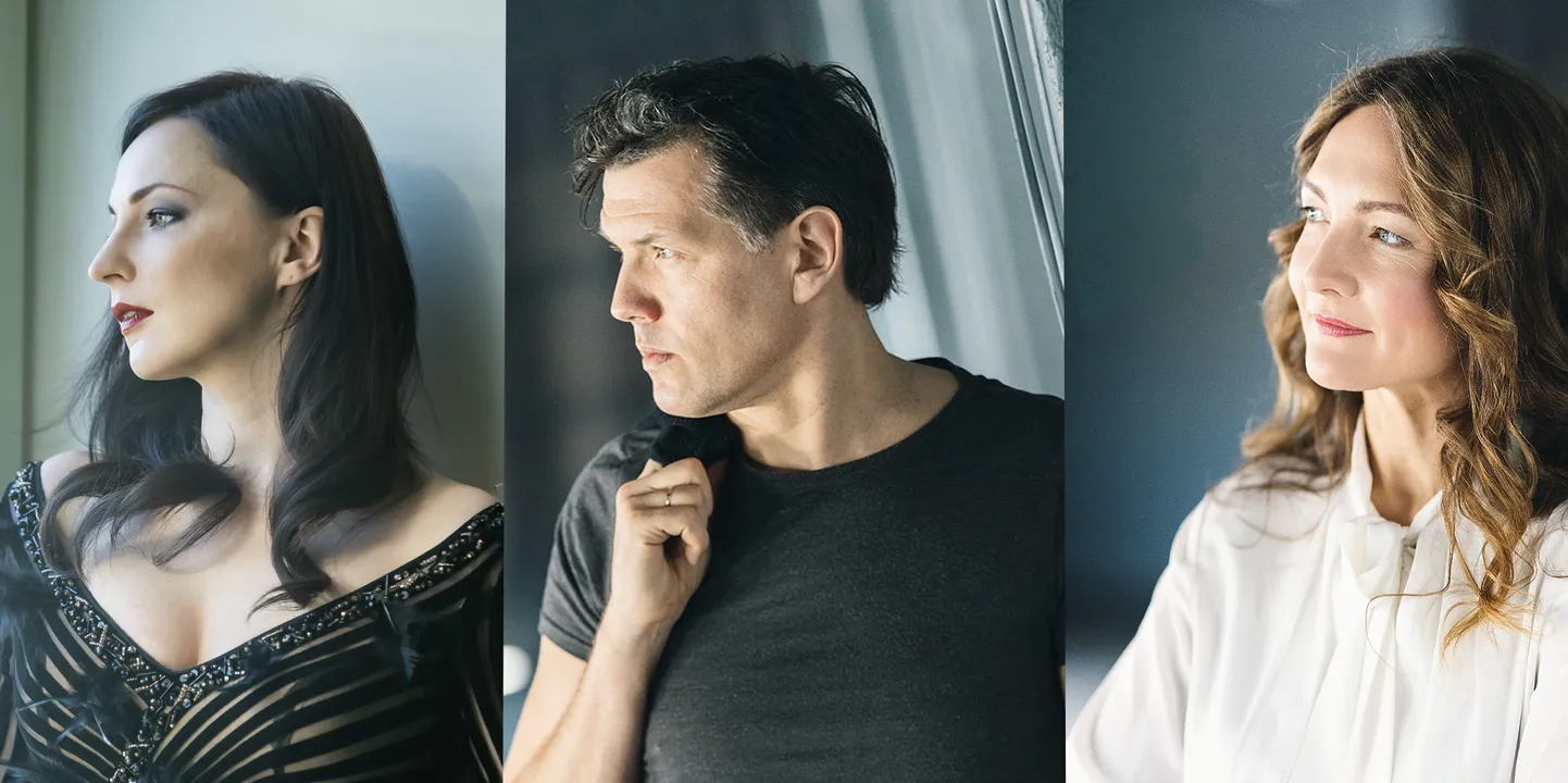 No kreisās: mecosoprāns Irma Pavāre, baritons Nauris Indzeris un pianiste Helēna Laukmane.