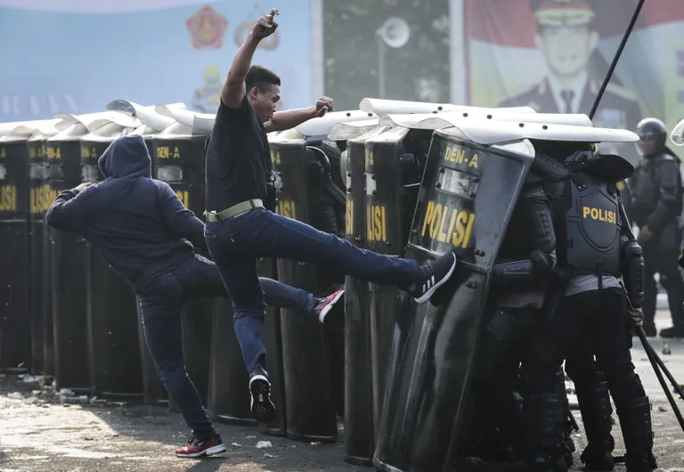 Juuli lõpus toimusid Jakarta tänavatel meeleavaldused.
