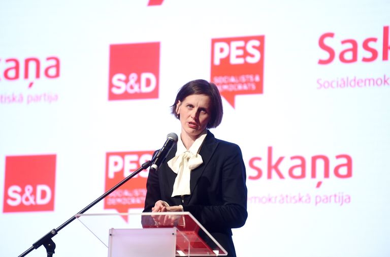 Елизавета Кривцова (Социал-демократическая партия «Согласие») на бесплатных консультациях для неграждан по вопросам ВНЖ, май 2023.
