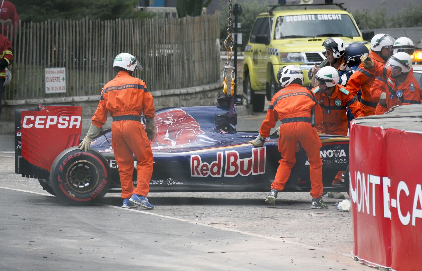 Max Verstappen tegi Monacos karmi avarii.
