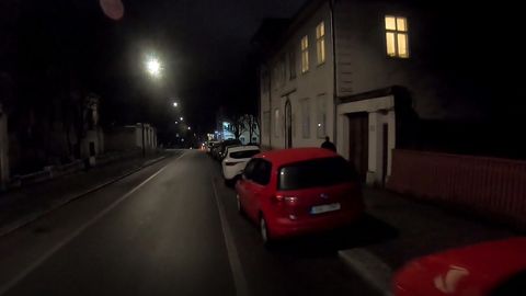 VIDEO ⟩ Jalgrattur marus: õhtuti pargivad autod Vanemuise rattaraja otsast otsani täis