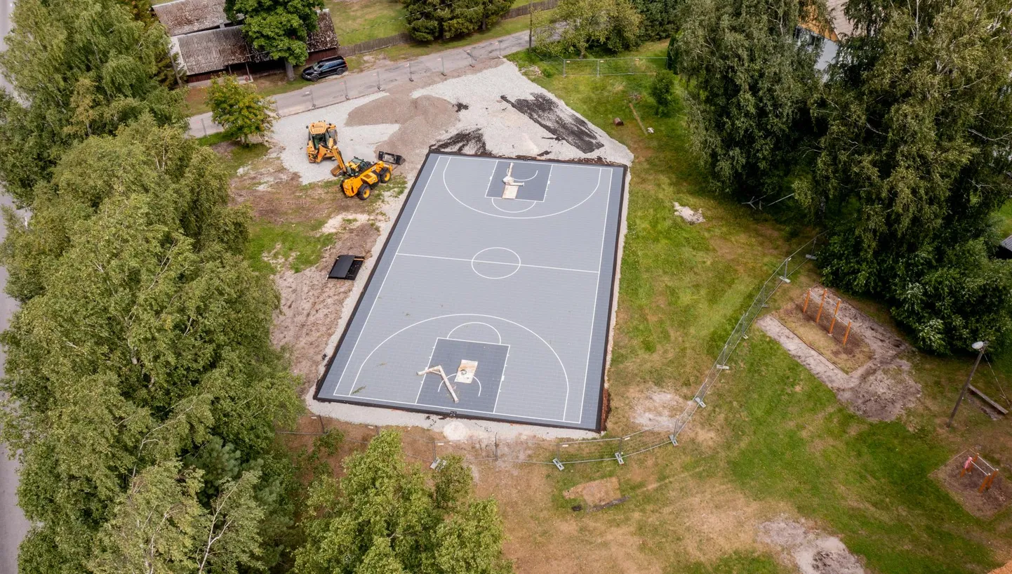 Linnavalitsus tellis ehitajalt lisatöid ja pikendas valmimistähtaega kahe nädala võrra.