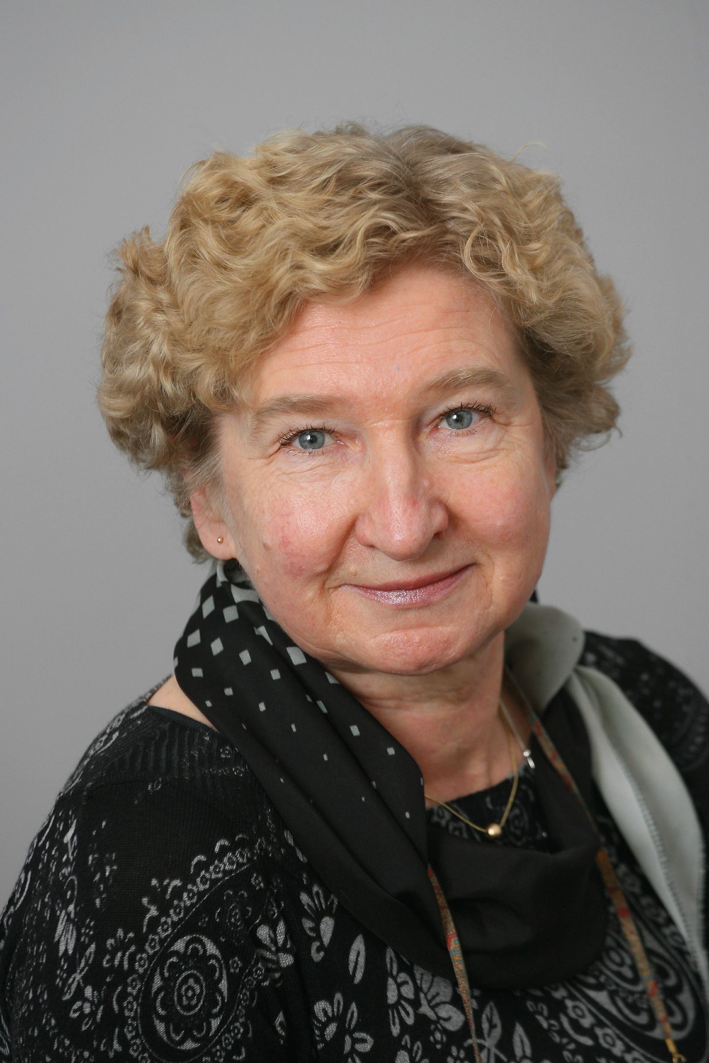 Lastekaitsetöötaja Külli Frey valiti Viljandi aasta sotsiaaltöötajaks.