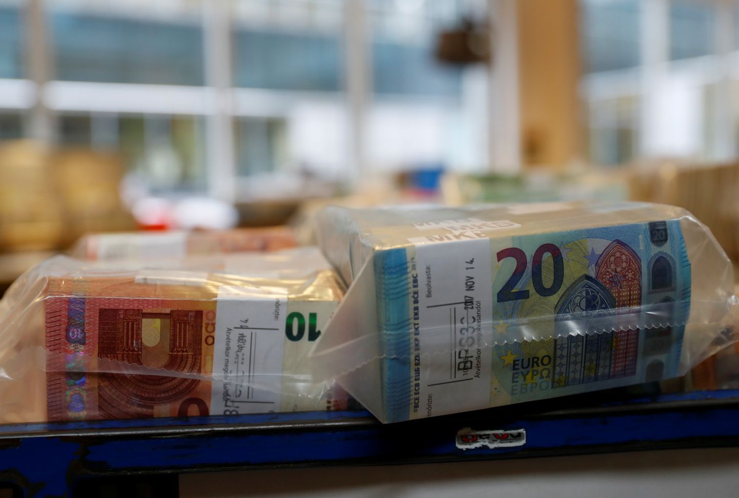 10 un 20 eiro banknotes. Ilustratīvs foto