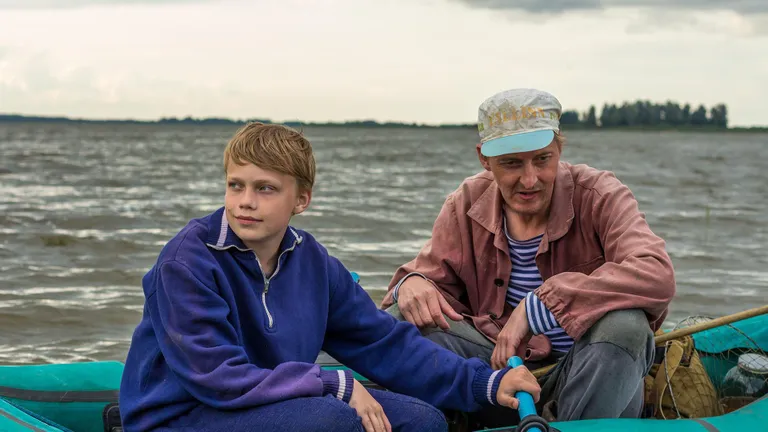 Peeter Simmi «Vee peal». Andres (Rasmus Ermel) ja Kolla (Aarne Soro).