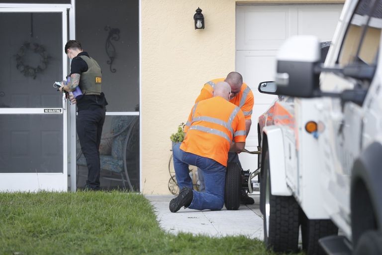 FBI ja politsei otsisid 20. septembril Floridas North Portis läbi maja, kus elavad Brian Laundrie ja Gabby Petito