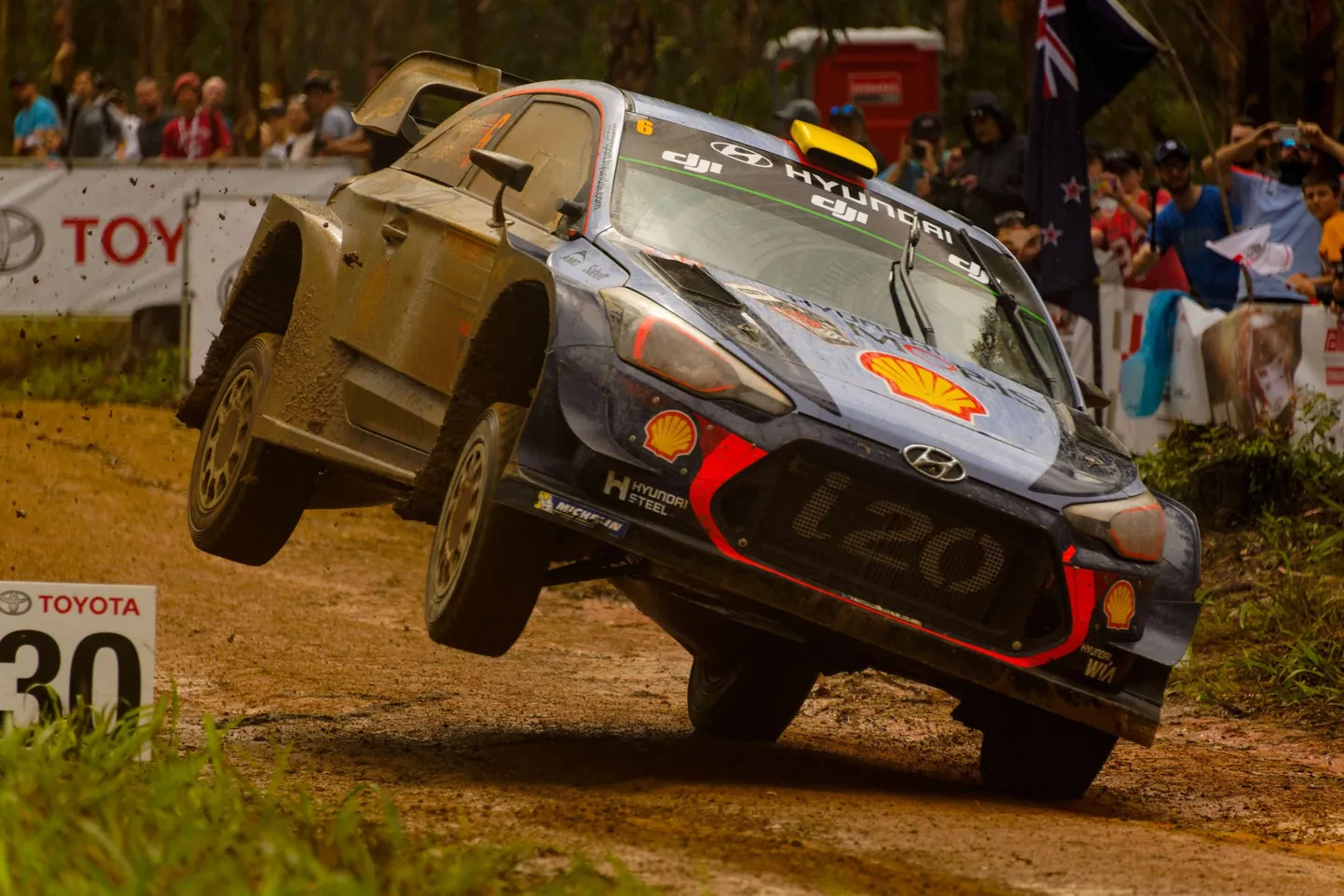 Andreas Mikkelsen hooaja viimasel rallil Austraalias.