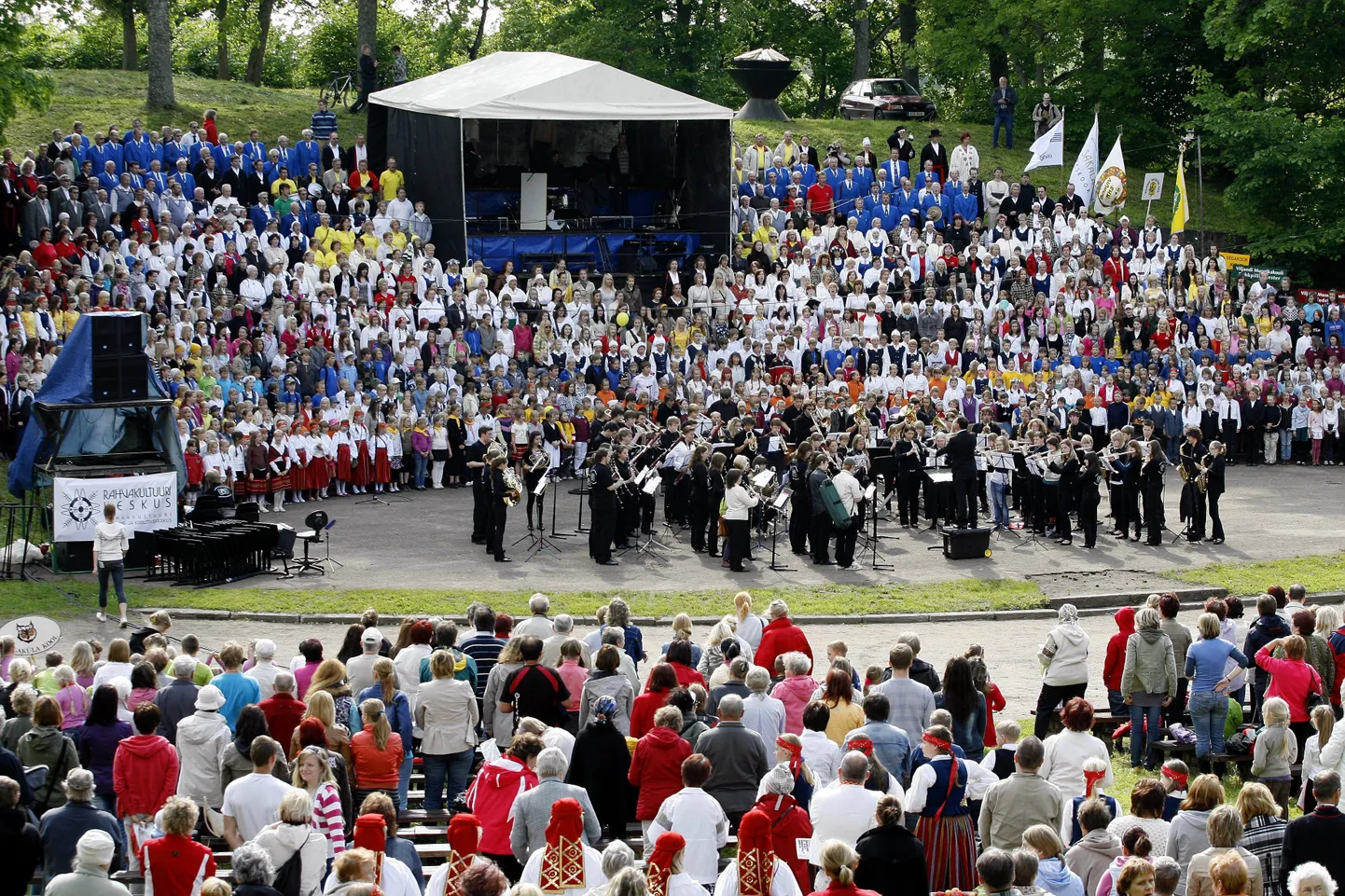Laulupidu algab homme kell 15 Viljandi lauluväljakul.