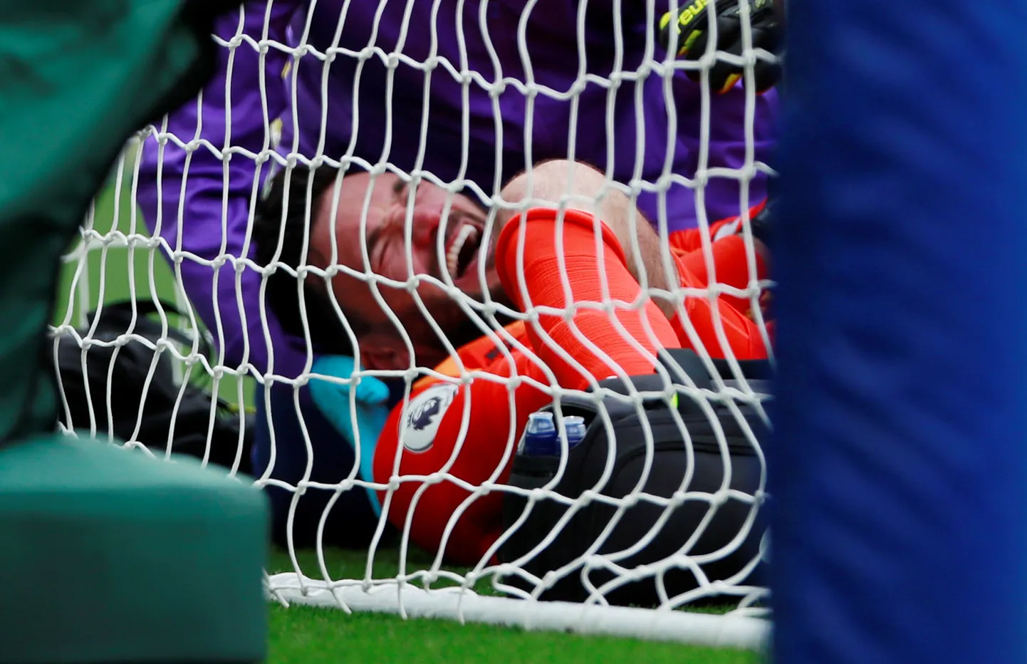 Tottenhami puurivaht Hugo Lloris sai tänases mängus Brightoi vastu vigastada ning toimetati haiglasse.