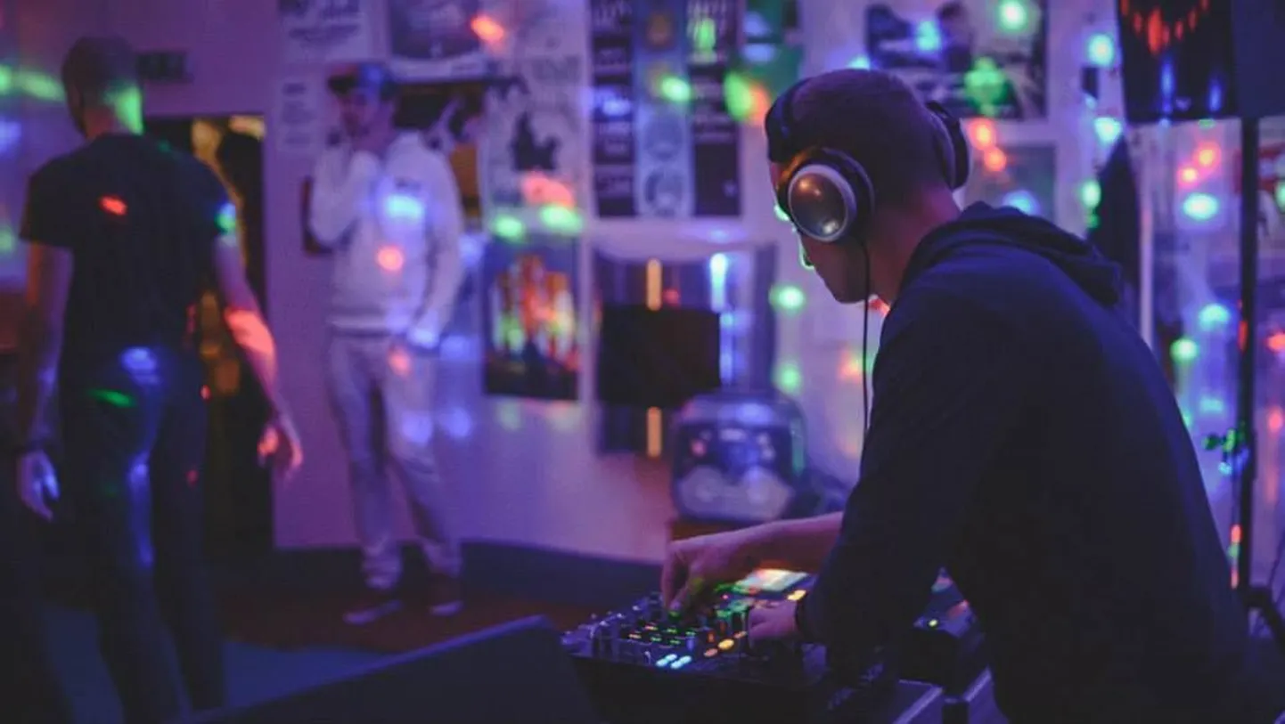 Dj Solid Steel