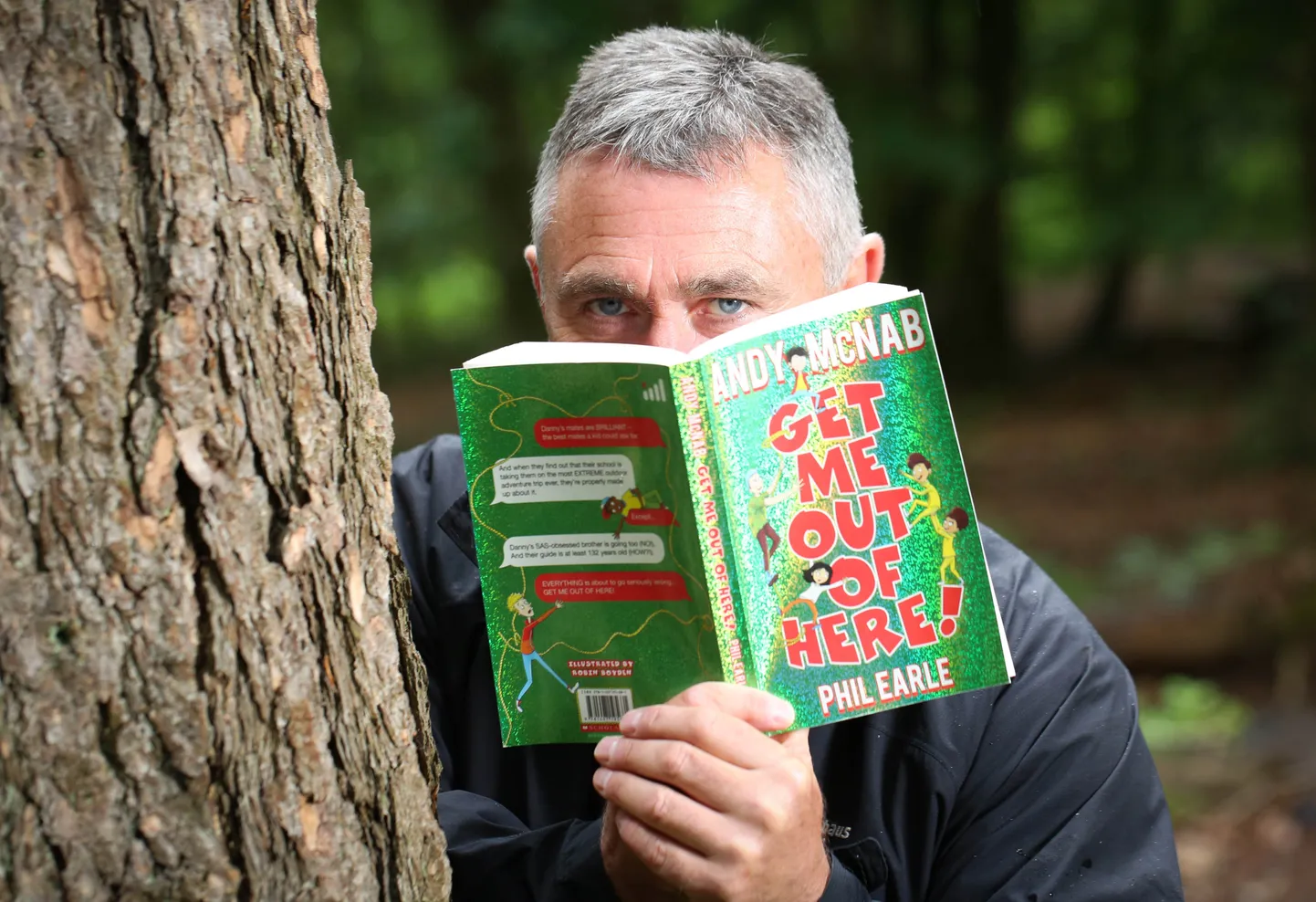 Endine SASi sõdur Andy McNab peidab end raamatu "Get Me Out of Here!" taha, mille ta kirjutas kahasse sõbraga Phil Earle.