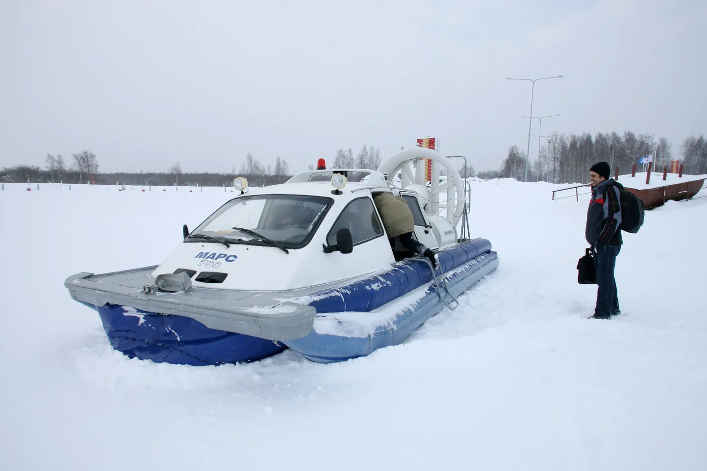 Piirissaare hõljuki aasta esimene reis jäi üürikeseks.